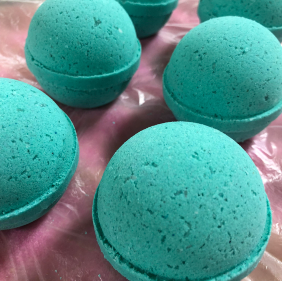 CUCUMBER MELON BATH BOMB